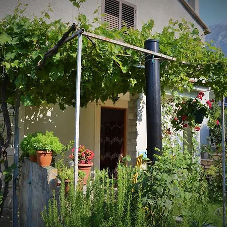 Countryside Getaway Close To The River And The Sea *