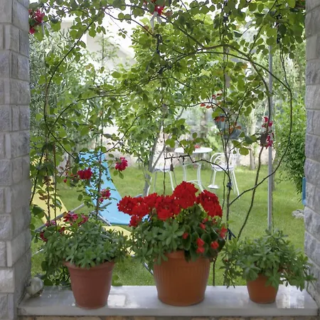 Countryside Getaway Close To The River And The Sea