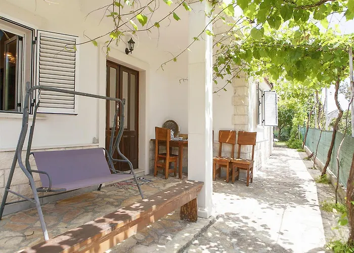 Countryside Getaway Close To The River And The Sea *