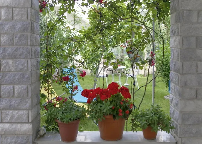 Countryside Getaway Close To The River And The Sea